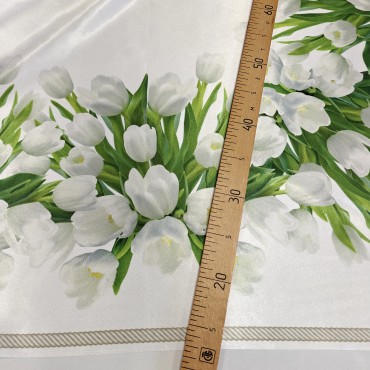 Праздничная скатерть с Тюльпанами