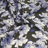 Атлас с блеском Кристалл с акварельными розами цвета индиго Атлас с блеском Кристалл с акварельными розами цвета индиго