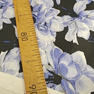 Атлас с блеском Кристалл с акварельными розами цвета индиго